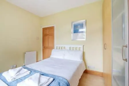 Crewe Apartment - 2 Bed, Free Off Street Parking And Private Garden Edinburgh