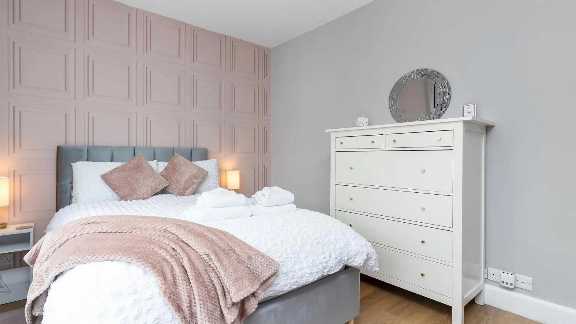 Crewe Apartment - 2 Bed, Free Off Street Parking And Private Garden Edinburgh