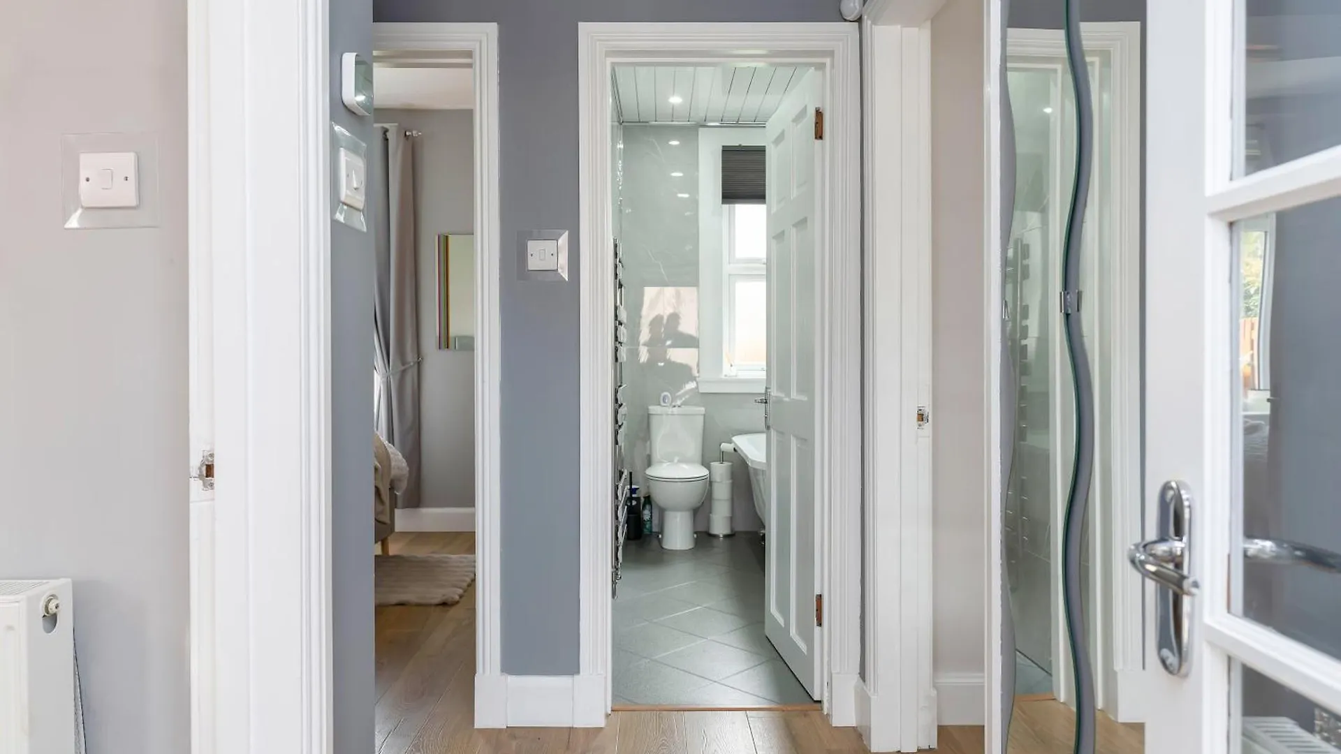 Crewe Apartment - 2 Bed, Free Off Street Parking And Private Garden Edinburgh 0*,  United Kingdom