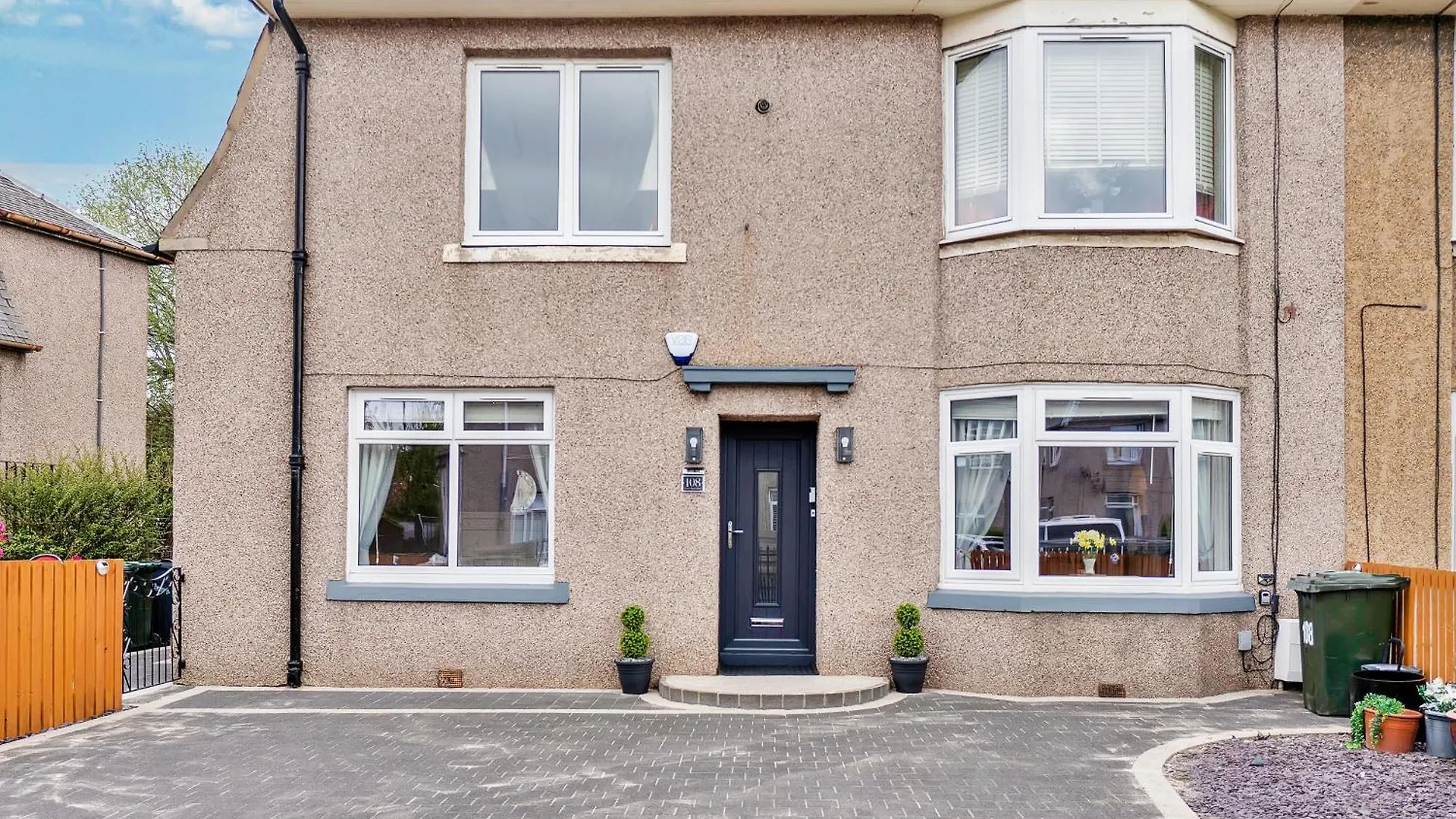 Crewe Apartment - 2 Bed, Free Off Street Parking And Private Garden Edinburgh