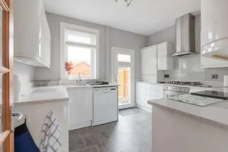 Crewe Apartment - 2 Bed, Free Off Street Parking And Private Garden Edinburgh