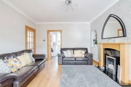 Crewe Apartment - 2 Bed, Free Off Street Parking And Private Garden Edinburgh