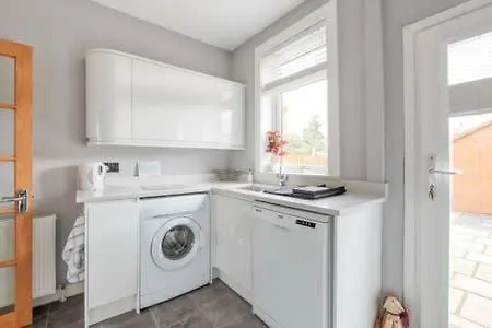 Crewe Apartment - 2 Bed, Free Off Street Parking And Private Garden Edinburgh United Kingdom