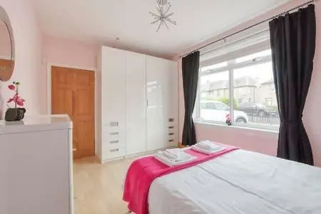 Crewe Apartment - 2 Bed, Free Off Street Parking And Private Garden Edinburgh 0*,